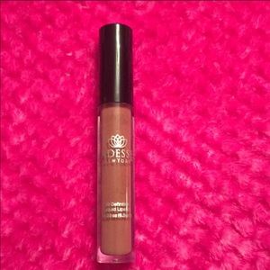 4/$15 Adesse hi definition liquid lipstick